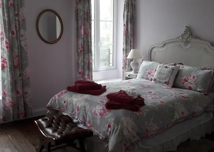 La Maison Bourgeoise Bed & Breakfast 3*